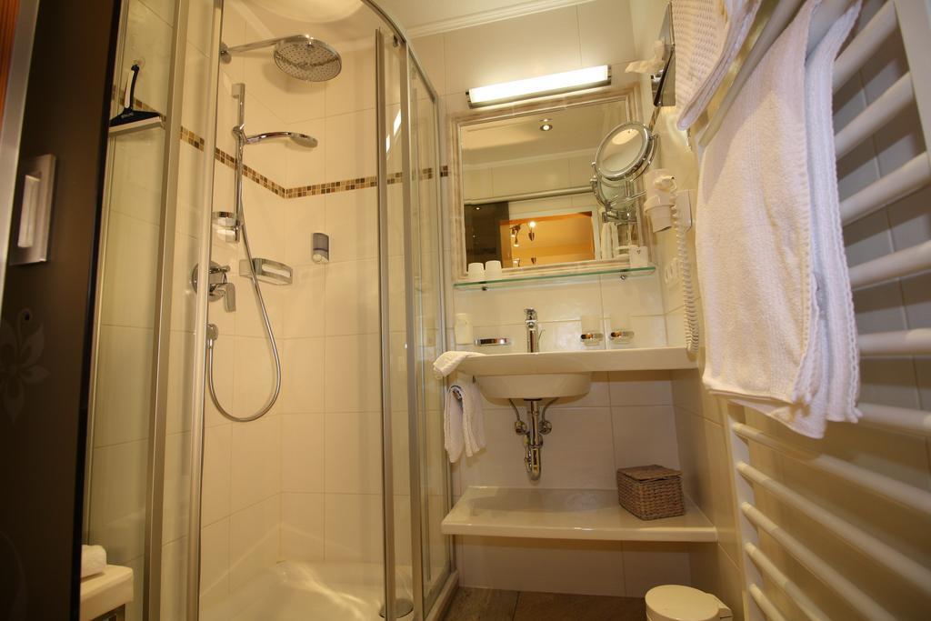 Vronis Waldhaus Adults Only Aparthotel Mayrhofen Buitenkant foto