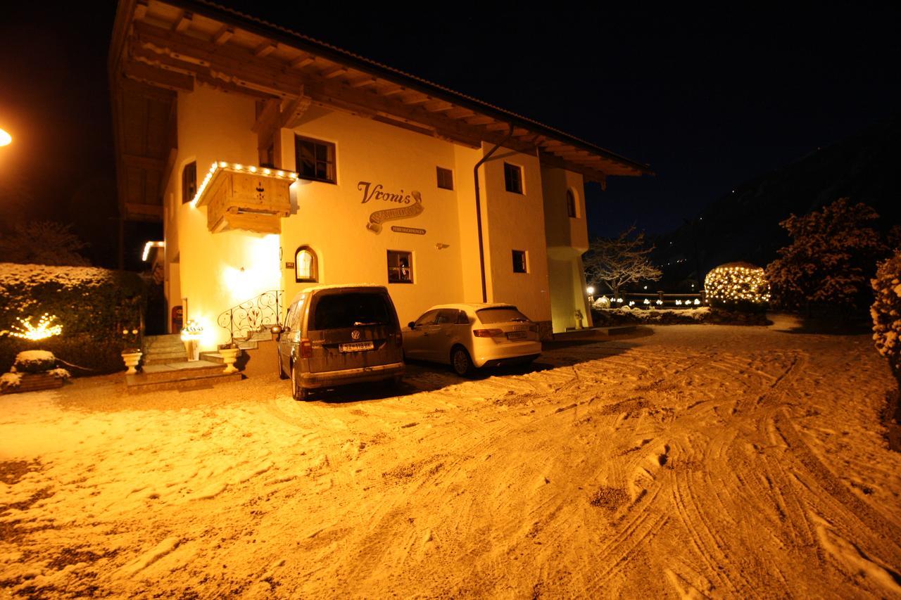 Vronis Waldhaus Adults Only Aparthotel Mayrhofen Buitenkant foto