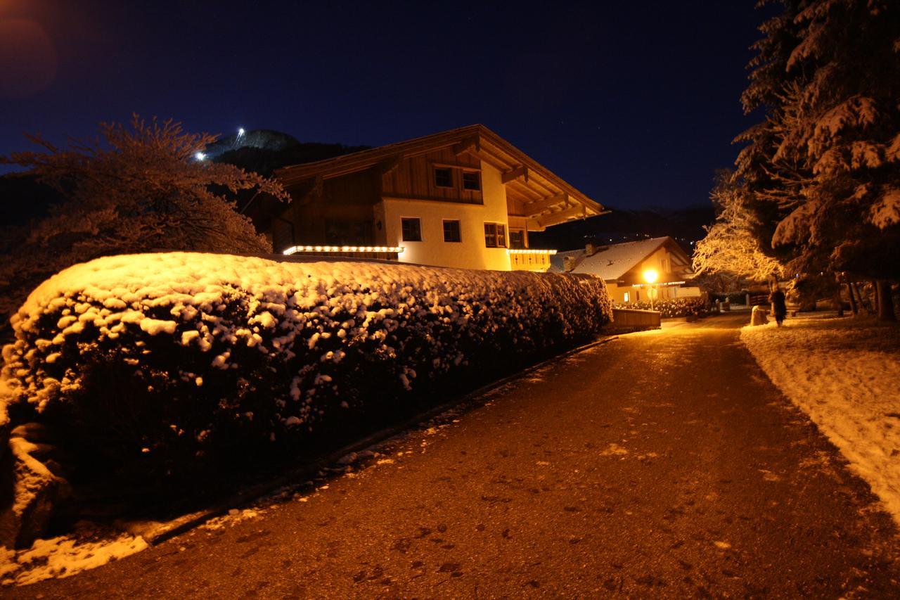 Vronis Waldhaus Adults Only Aparthotel Mayrhofen Buitenkant foto