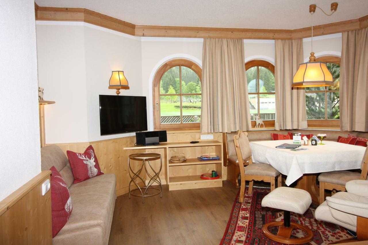 Vronis Waldhaus Adults Only Aparthotel Mayrhofen Buitenkant foto